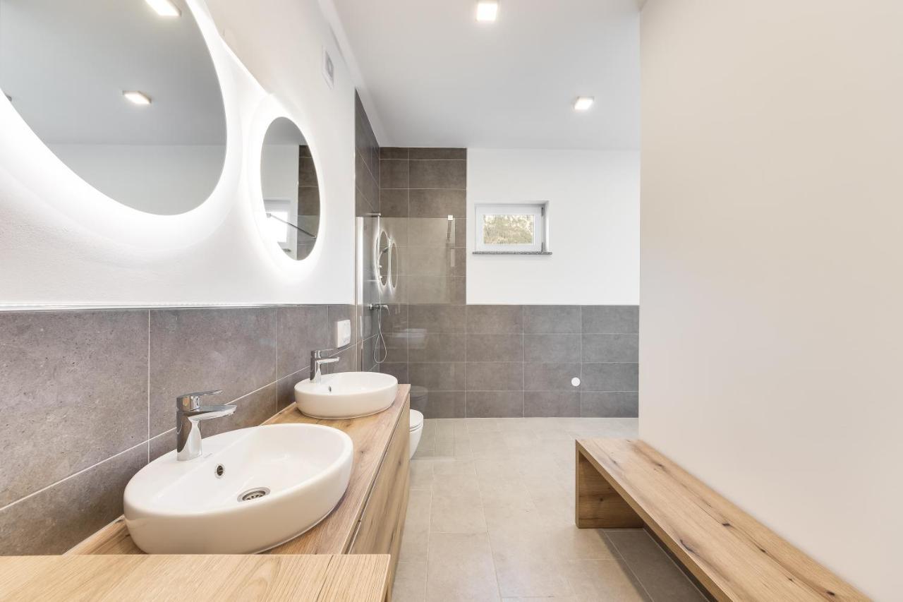 Chic With Finnish Sauna And Jacuzzi Apartment *