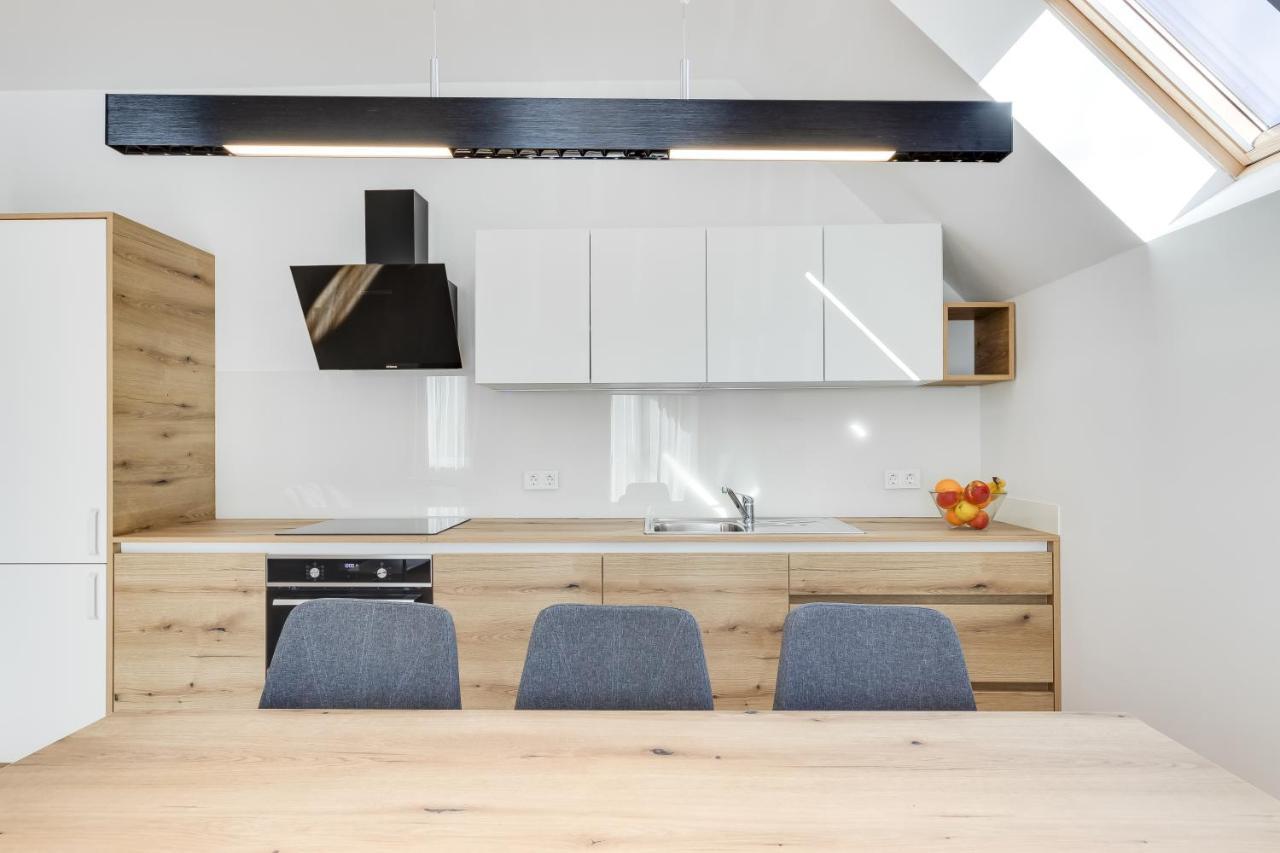 Apartment Chic With Finnish Sauna And Jacuzzi