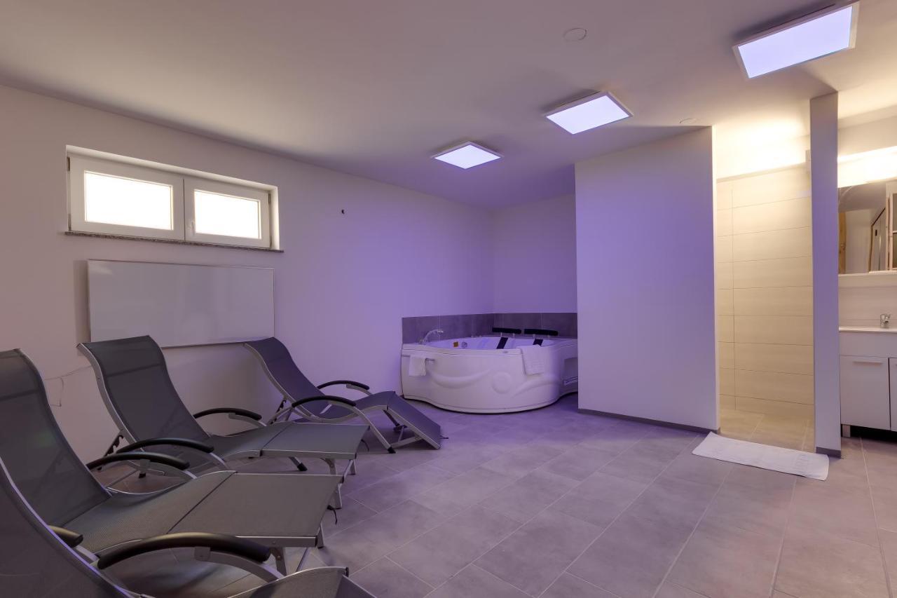 Apartment Chic With Finnish Sauna And Jacuzzi *